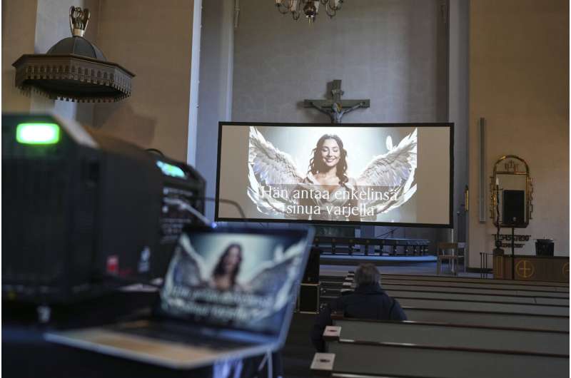 Ce qu'une église finlandaise a apprise en créant un service presque entièrement avec l'IA