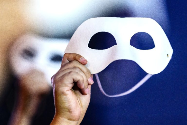 Les entreprises technologiques se battent pour endiguer Deepfake Deluge
