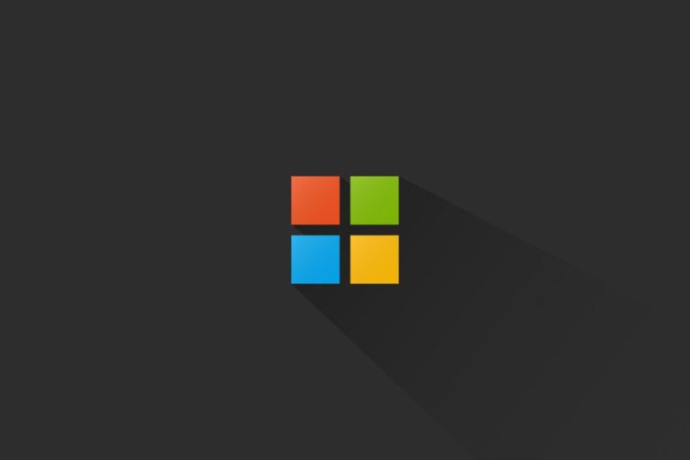 50 ans plus tard, la chose incroyable n'est pas que Microsoft continue d'exister. Le truc hallucinant est qu'il reste (tan) pertinent
