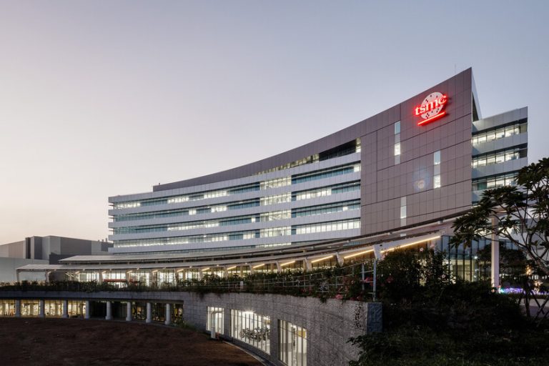 TSMC fait l'objet d'une enquête par les États-Unis. Il fait face à une éventuelle amende de 1 000 millions de dollars, selon Reuters
