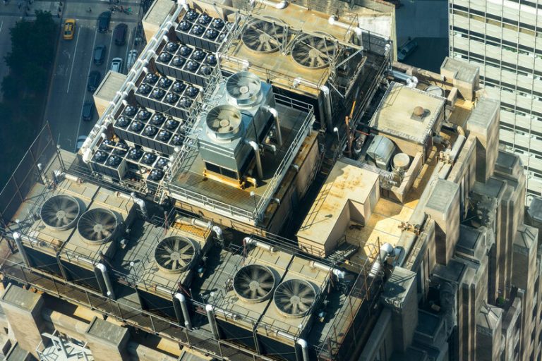 consomme beaucoup plus d'électricité que les centres de données
