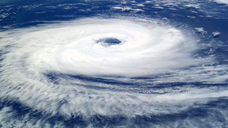 L'IA peut scanner un grand nombre de publications sur les réseaux sociaux pendant les catastrophes pour guider les premiers intervenants
