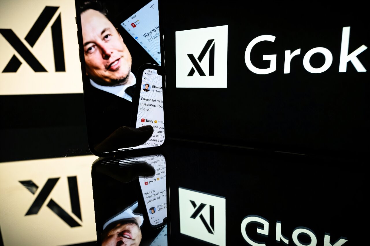 Le xai de Musk blâme les messages `` non autorisés '' pour les messages `` génocide blanc ''