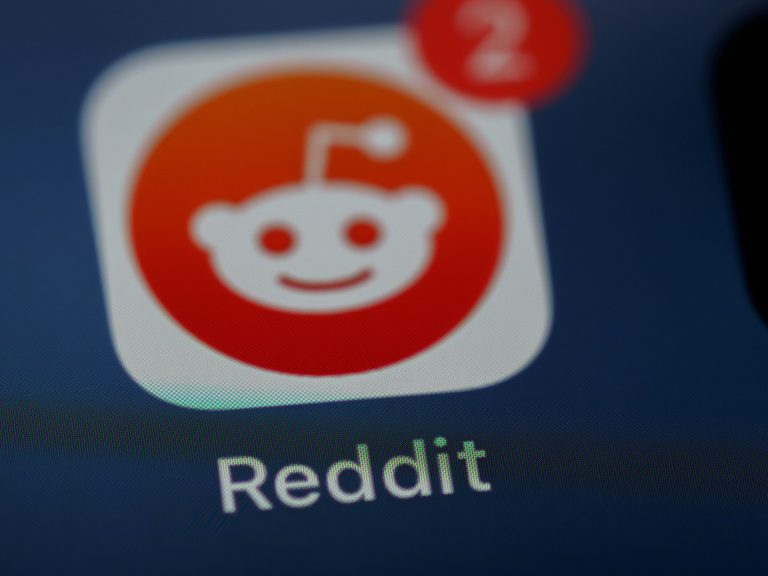 Les chercheurs ont secrètement utilisé des robots d'IA pour étudier comment l'IA peut influencer l'opinion humaine
