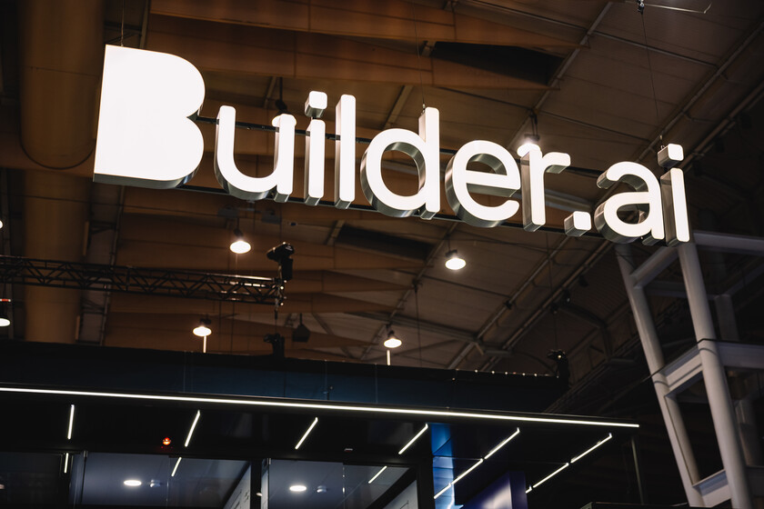 Builder.ai a promis de révolutionner la programmation avec son AI. Il y avait en fait 700 Indiens derrière, Picing Code