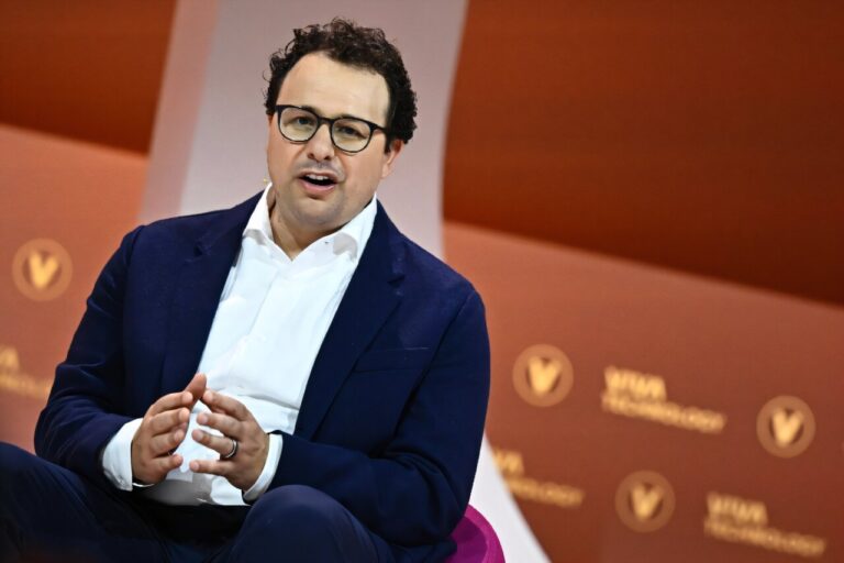 Reddit poursuit AI géant anthropique sur l'utilisation du contenu
