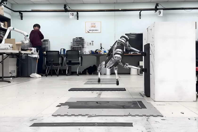 La dernière en robotique de la Corée du Sud n'est pas l'humanoïde ou l'œuvre dans les usines: cela fait du parkour