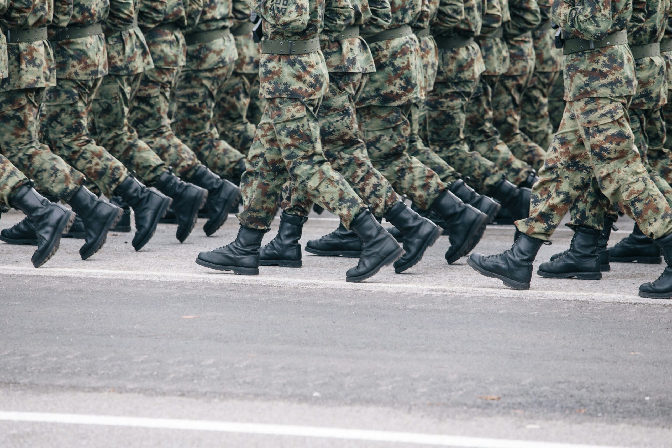 Utilisation de l'IA pour améliorer la signalisation des menaces internes au sein de l'armée américaine