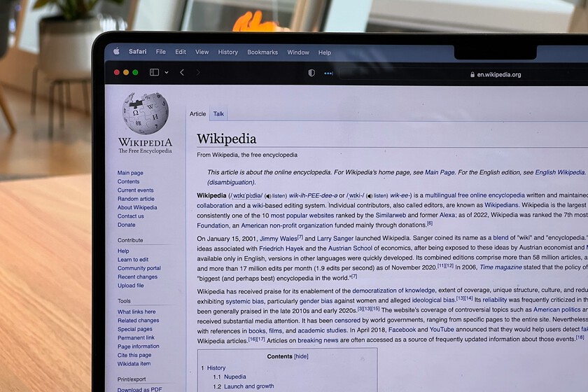 Wikipedia voulait suivre le chemin de Google avec l'IA. Ses propres éditeurs ont dit "jusqu'à présent"