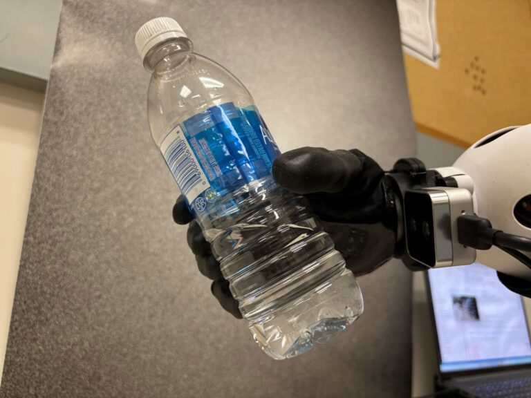 Le nouveau système contrôle de manière fiable les mouvements prothétiques sans s'appuyer sur des signaux biologiques
