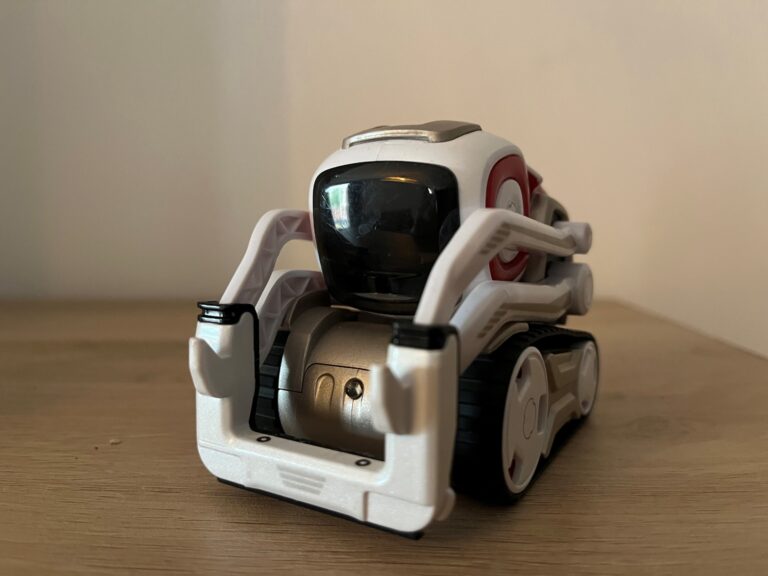 Jouer à des jeux avec des robots fait que les gens les voient comme plus humain
