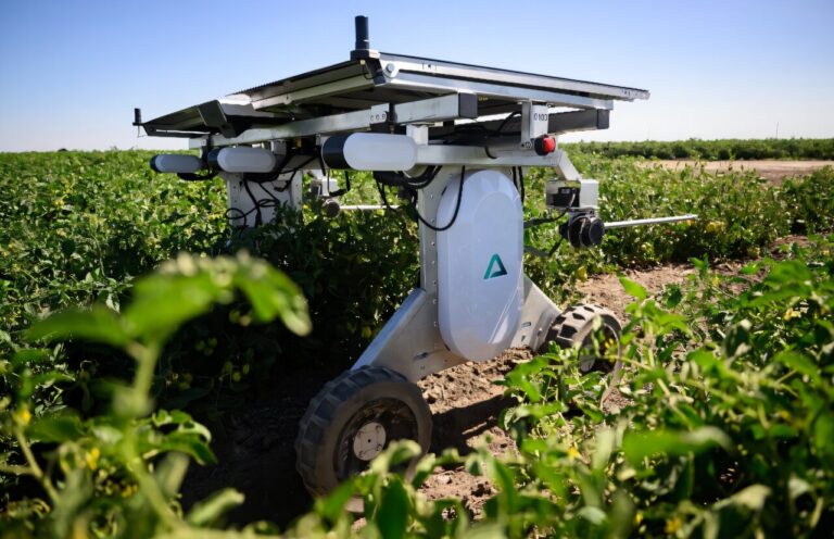 Les robots AI remplissent les tueurs de mauvaises herbes et les mains de la ferme
