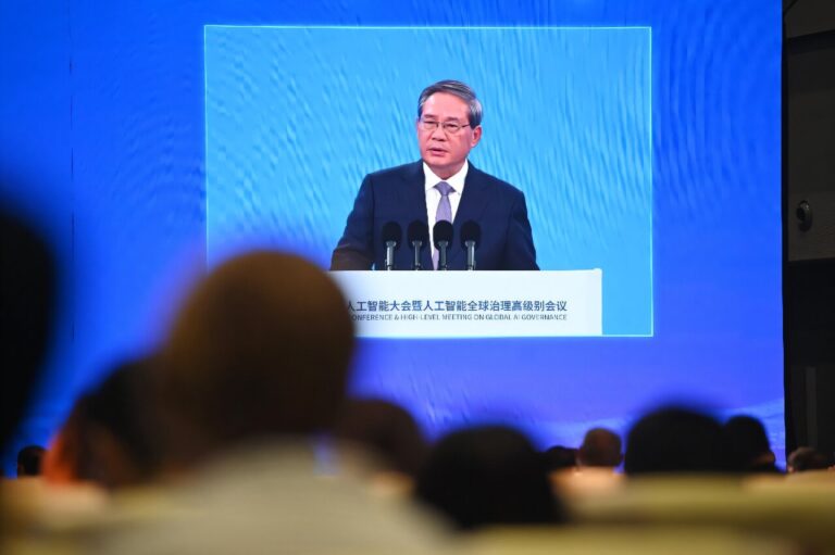La Chine exhorte un consensus mondial sur l'équilibrage du développement de l'IA, la sécurité
