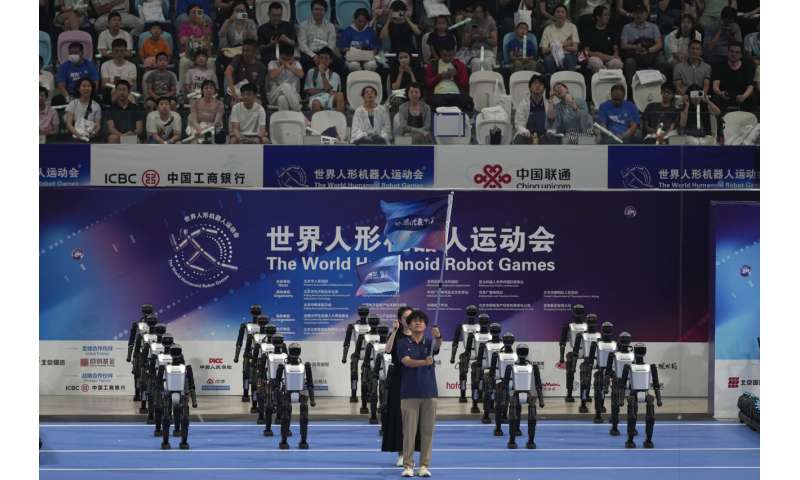 Les premiers jeux de robot humanoïde de Pékin s'ouvrent avec le hip-hop et les arts martiaux