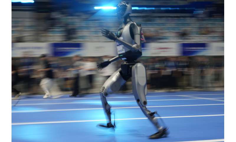 Les premiers jeux de robot humanoïde de Pékin s'ouvrent avec le hip-hop et les arts martiaux