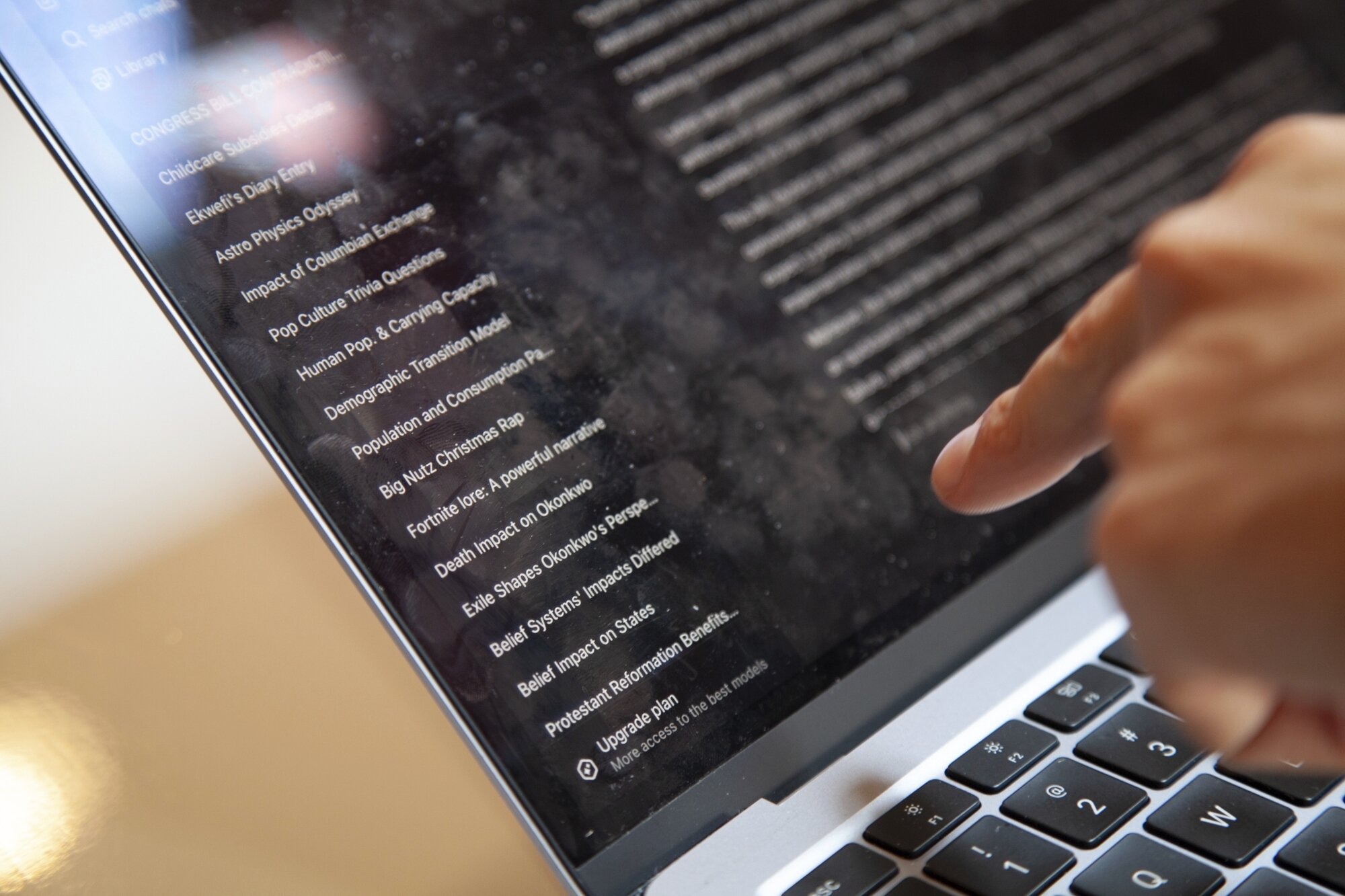 Openai et Meta disent qu'ils réparent les chatbots d'IA pour mieux répondre aux adolescents en détresse