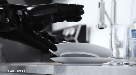 Figure manipulant les objets de cuisson