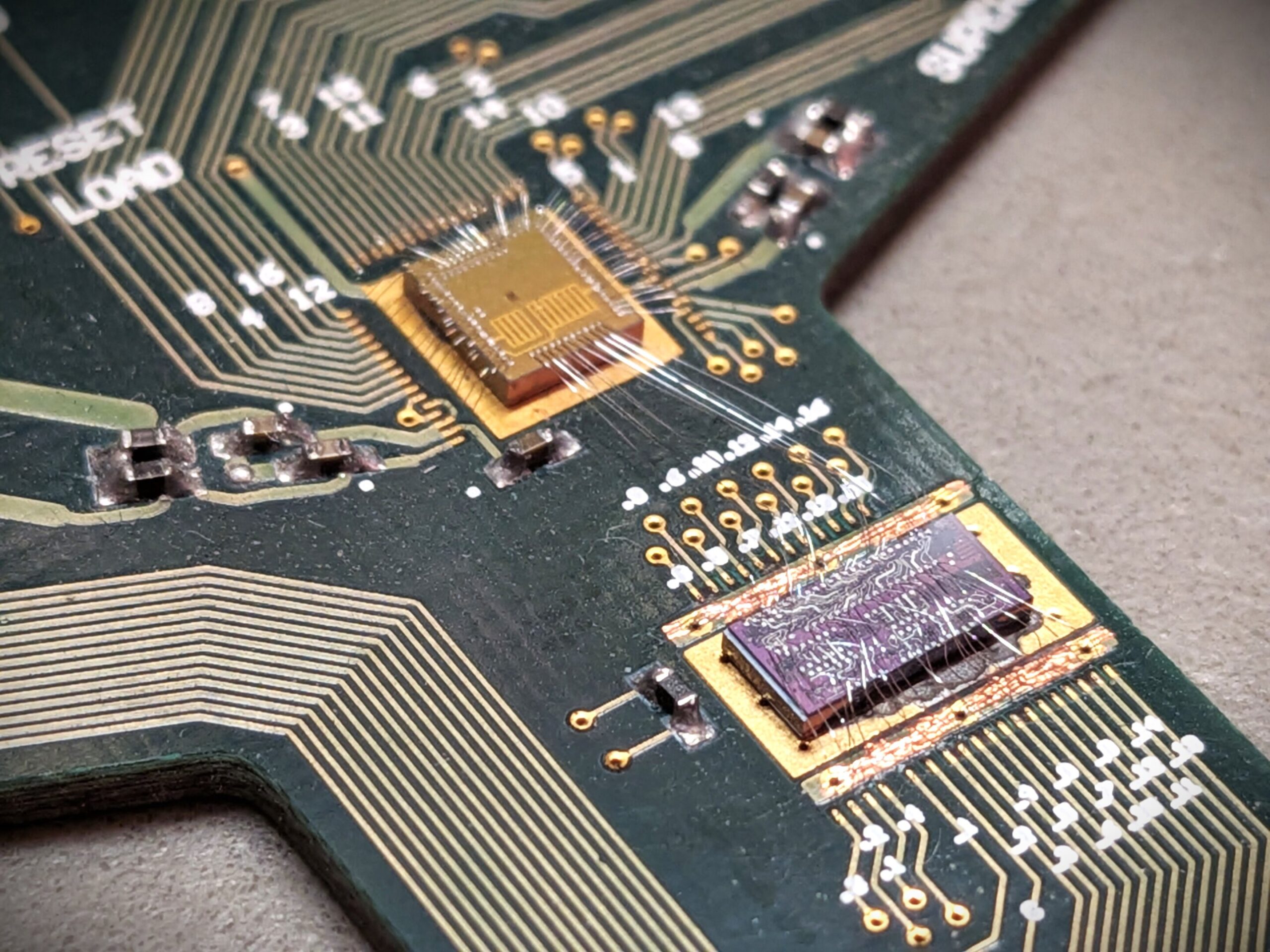 Les réseaux de neurones physiques exploitent la lumière pour s'entraîner plus efficacement