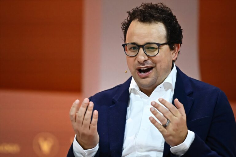 Le juge approuve le règlement du droit d'auteur de 1,5 milliard de dollars d'Anthropic
