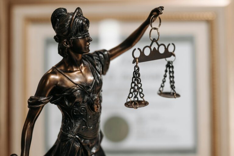 Plus de gens utilisent l'IA en cour, pas un avocat. Cela pourrait vous coûter de l'argent et votre cas
