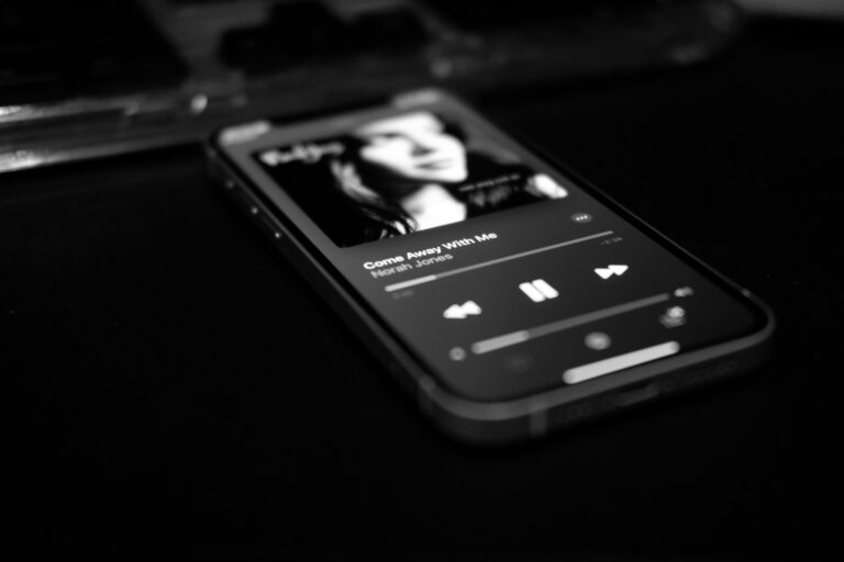Pourquoi les labels standards de l'industrie pour l'IA dans la musique pourraient changer notre façon d'écouter
