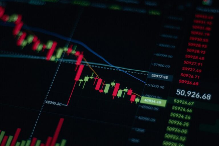 Quelqu’un a donné 10 000 euros à une IA chinoise et à une IA américaine pour investir. Et il y a eu un résultat inattendu
