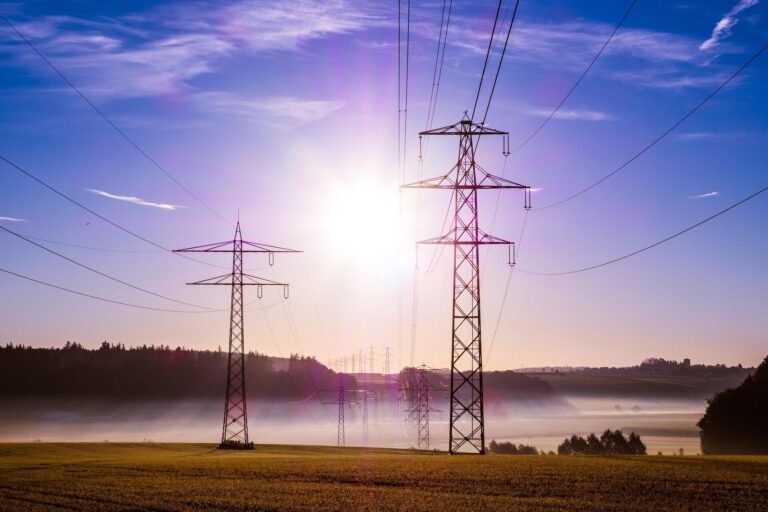 FSNet trouve des solutions de réseau électrique réalisables en quelques minutes, surpassant les outils éprouvés
