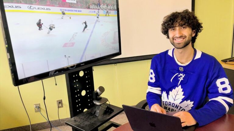 Comment l'IA peut suivre l'action du hockey de la mise au jeu à la fin
