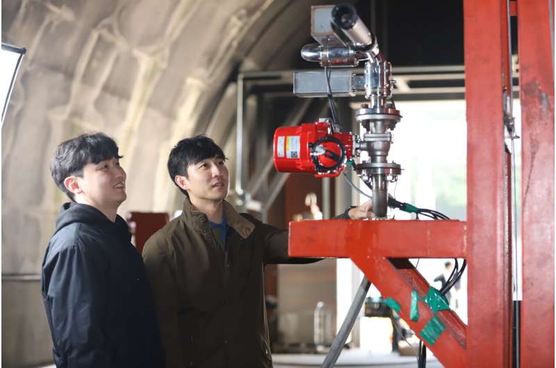 Un système basé sur l'IA supprime avec succès les incendies d'hydrocarbures à bord des navires de manière autonome