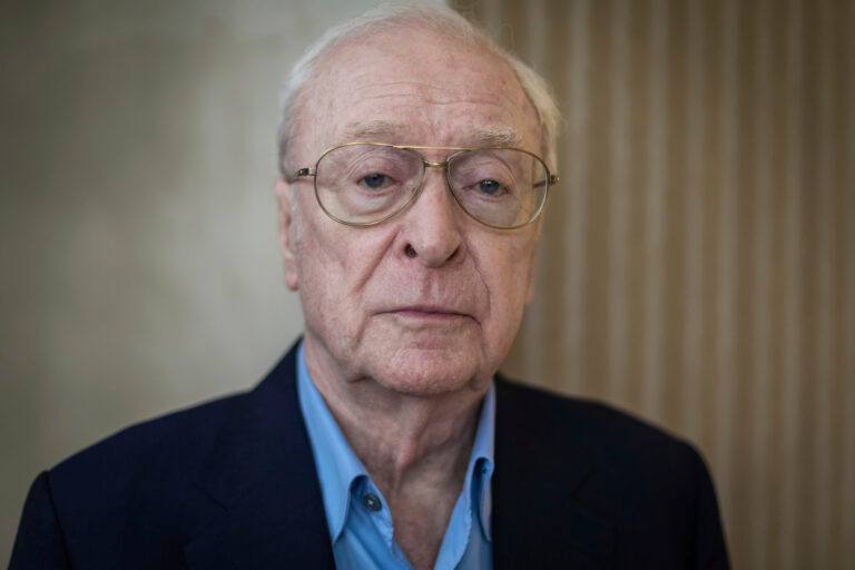 Michael Caine et Matthew McConaughey s'associent à ElevenLabs pour le clonage vocal de l'IA

