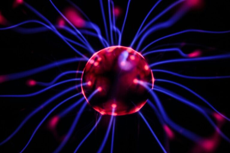 Les grands noms de l’IA se battent pour les neuroscientifiques comme s’ils étaient des stars du football

