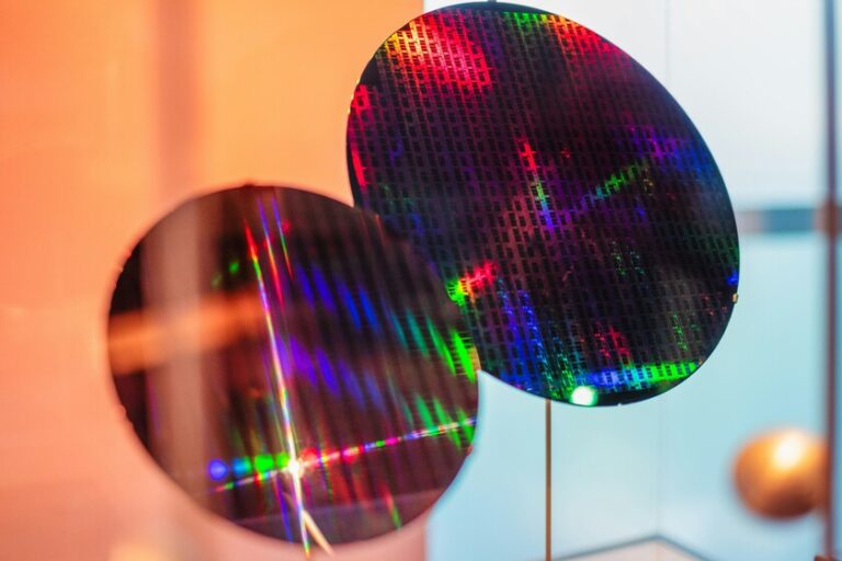 Sandisk a grimpé de 1 000 % en bourse depuis l'été. Son avantage s'appelle Kioxia
