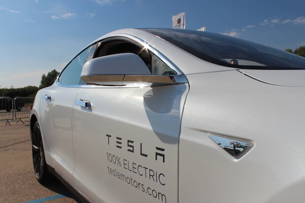 Tesla robotica