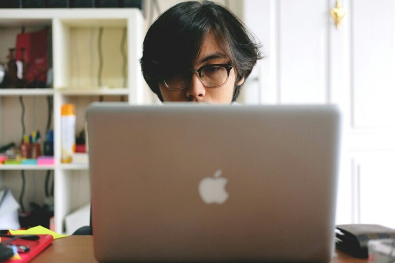 Les millennials utilisaient le terme « TL;DR ». La génération Z le remplace par quelque chose de plus radical : "AI;DR"

