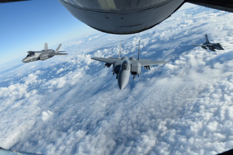 qu'un F-35 non seulement détecte l'ennemi, mais s'en débarrasse également tout seul
