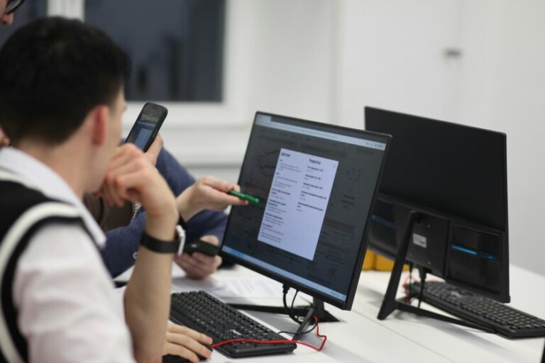 Si la question est de savoir si les Espagnols utilisent l’IA au travail, la réponse est très simple : 63 %

