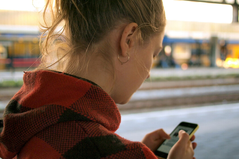 Nous discutons avec de jeunes Espagnols qui rejettent consciemment l'utilisation de l'IA