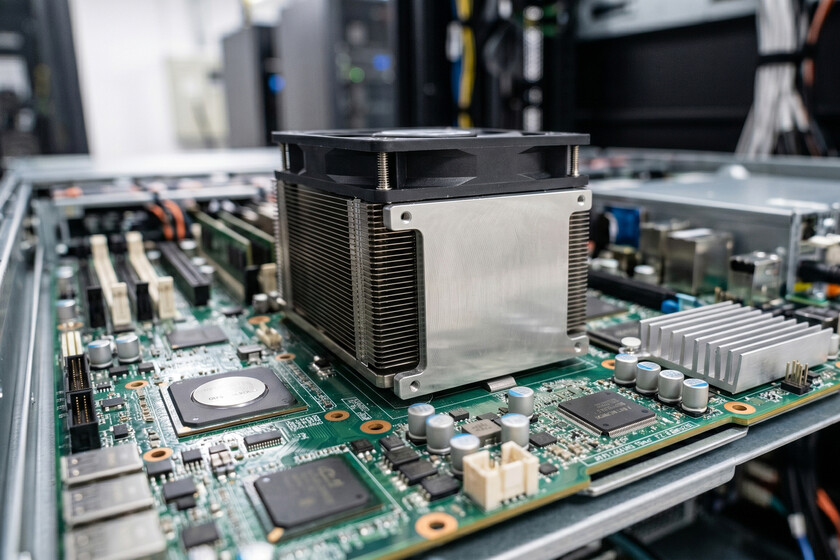 La Chine ne peut pas acheter les meilleures puces Nvidia. Alibaba a donc décidé de connecter les leurs et de les vendre comme s'ils n'en formaient qu'un.