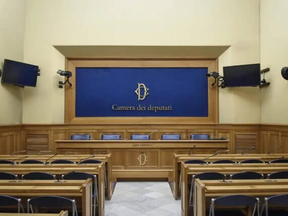 “Una visione realistica dell’intelligenza artificiale”, lettera aperta di docenti e ricercatori italiani