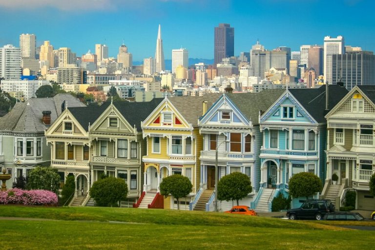 Gagner 180 000 dollars par an ne suffit plus pour vivre à San Francisco. Le boom de l’IA a dévoré la classe moyenne technologique
