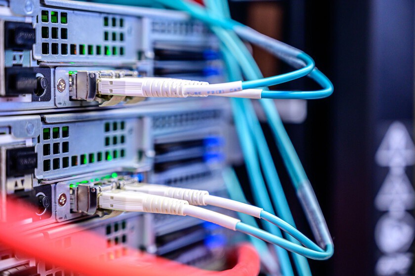 "C'est comme avoir un aspirateur allumé dans le salon" : un data center a transformé la vie de quartier en cauchemar