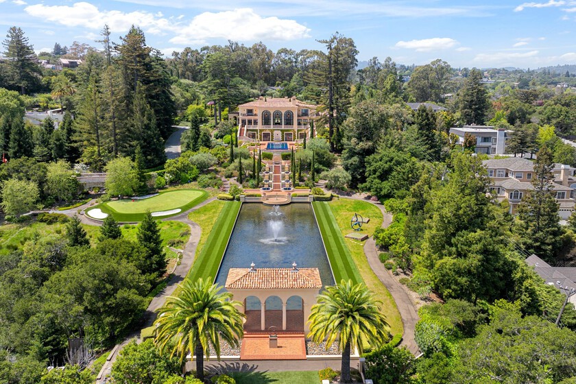 Un manoir record de la Silicon Valley a un nouveau propriétaire : 70 millions, 4,9 hectares et tout pointe vers un scientifique en IA d'origine chinoise