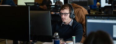 Il a fallu 15 ans aux PC pour prouver leur valeur dans les bureaux. L’IA est confrontée à un défi supplémentaire : les employés la détestent