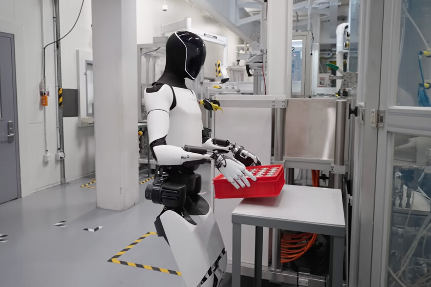 Tesla a besoin que ses employés apprennent à Optimus comment travailler. Le problème est que tout le monde n’a pas envie de le faire.