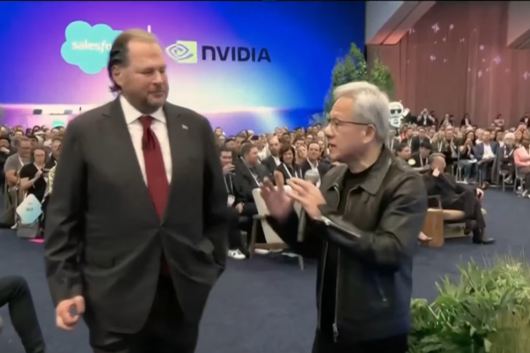 Après avoir parlé avec Trump, la position de Jensen Huang sur la réglementation de l'IA est très claire : « Nous n'avons pas besoin de nouvelles lois »
