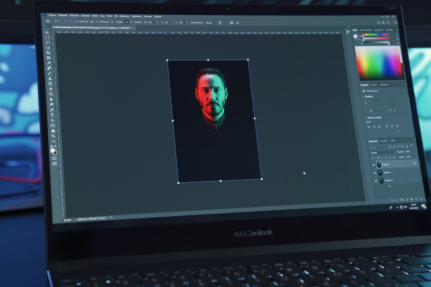 Quelqu'un a utilisé Opus 5.5 pour vibecoder toute la suite Adobe à partir de zéro, y compris Photoshop